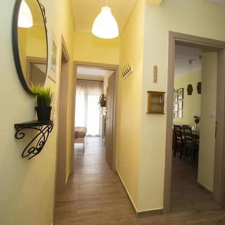 Apartment Mariana's Modern House In