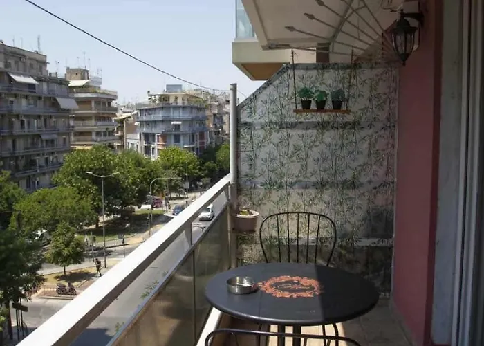 Mariana's Modern House In Apartment Thessaloniki